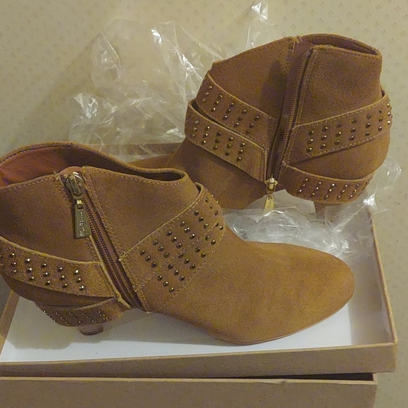 Matt Bernson Suede Booties - Picture 2 of 3